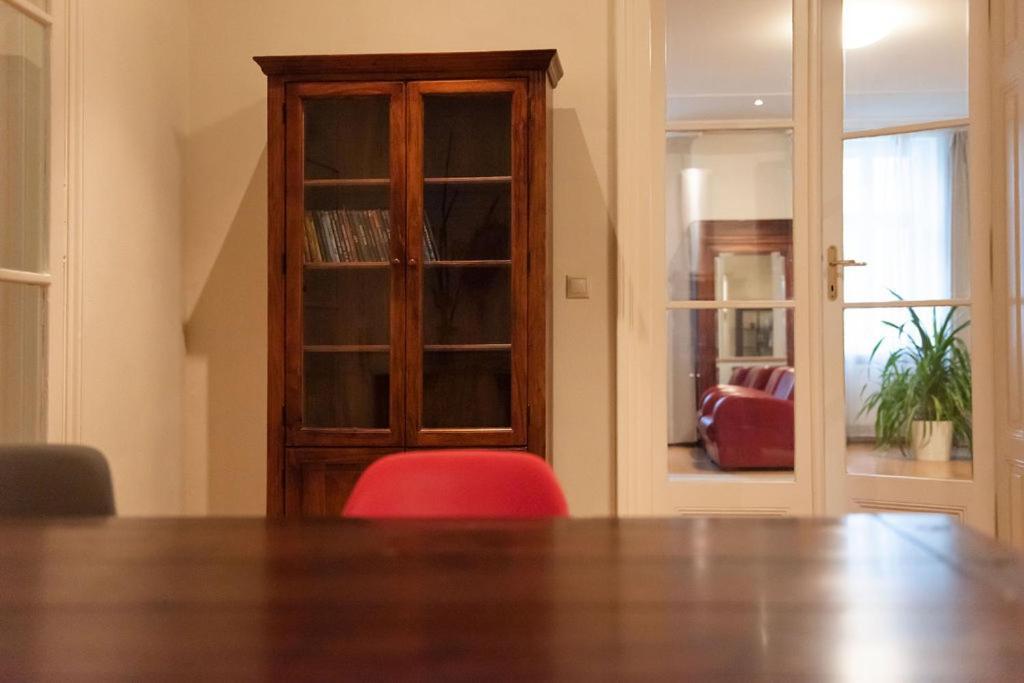 Velky Apartman Братислава Экстерьер фото