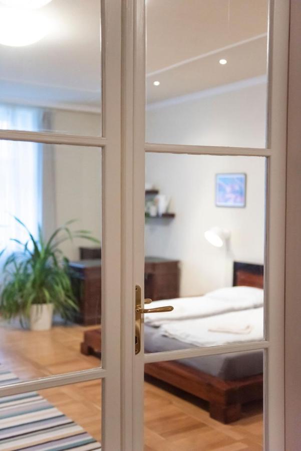 Velky Apartman Братислава Экстерьер фото