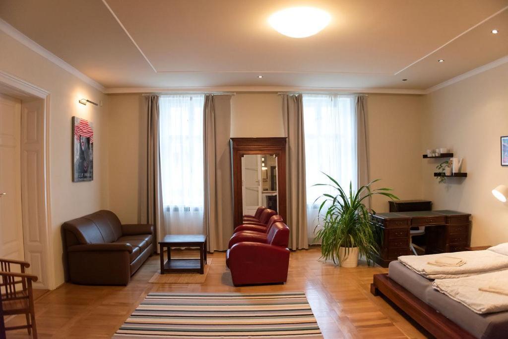 Апартаменты Velky Apartman Братислава Экстерьер фото