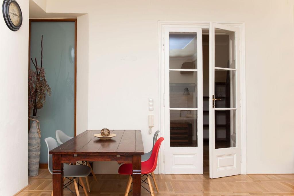 Velky Apartman Братислава Экстерьер фото